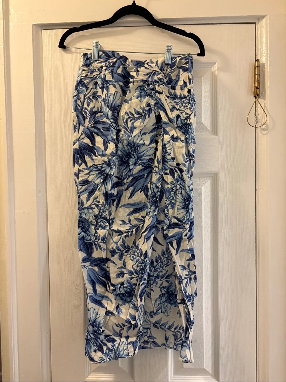 H&M White and Blue Floral Midi Skirt and Cropped Top Set